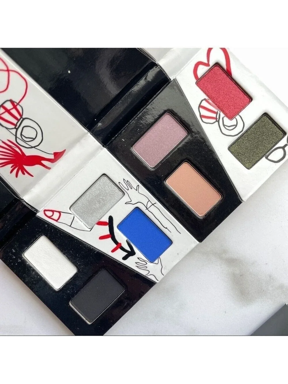 Cruella x MAC Eye Shadow x 8 Cruella To Be Kind Disney Emma Stone Collab